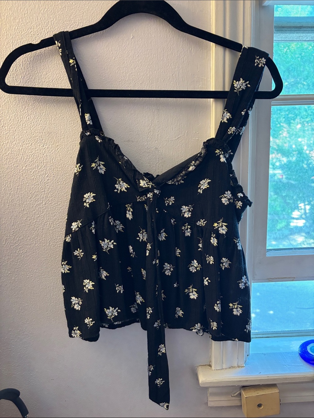 American Eagle Outfitters Black Floral Tie-Front Cami